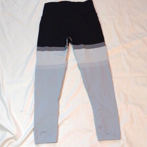 Athleta Seamless High Rise Intarsia Knit Leggings Size M - Picture 5 of 7